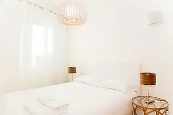 Апартаменты Urban Living Alcazabilla